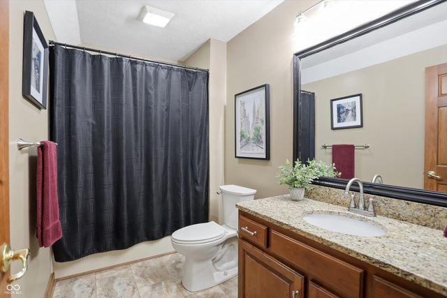 4302 W Woodbridge Lane, New Palestine, IN 46163