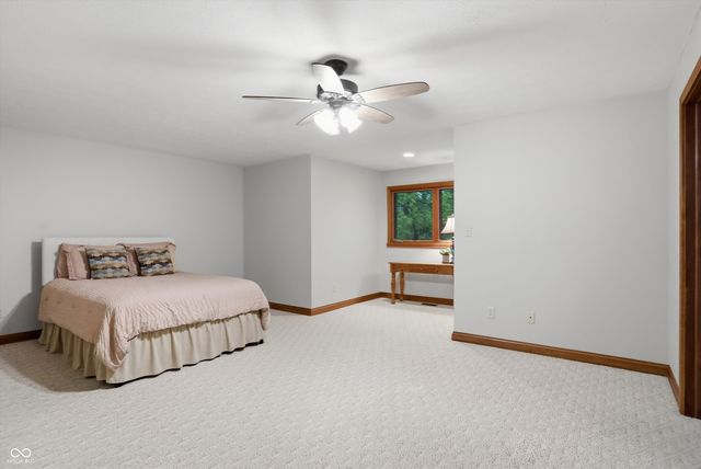 4302 W Woodbridge Lane, New Palestine, IN 46163