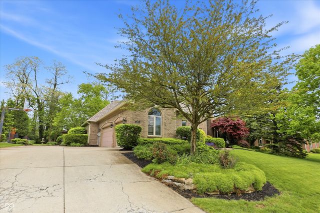 4302 W Woodbridge Lane, New Palestine, IN 46163