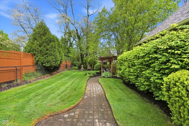4302 W Woodbridge Lane, New Palestine, IN 46163