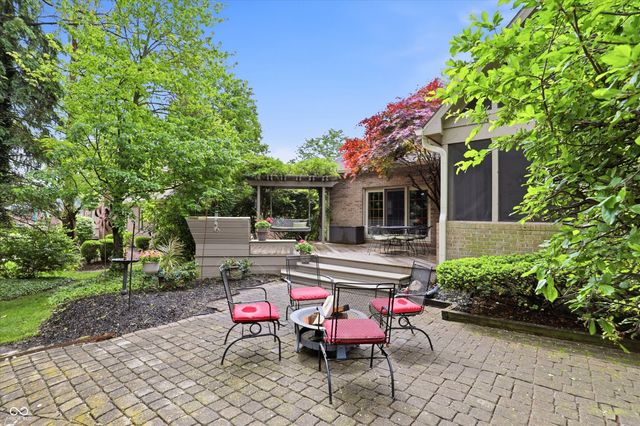 4302 W Woodbridge Lane, New Palestine, IN 46163