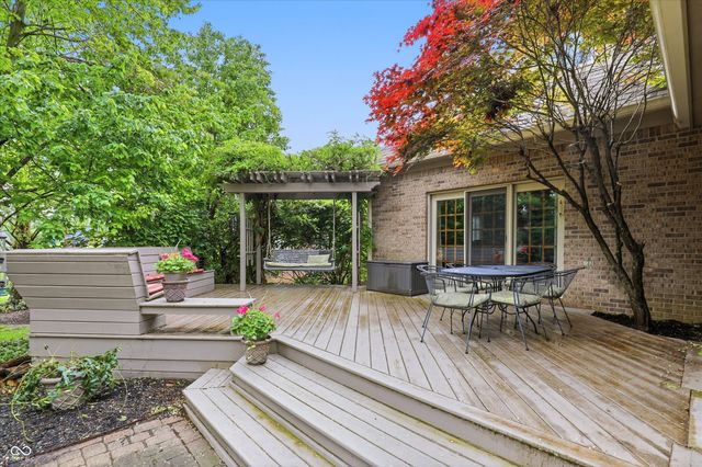 4302 W Woodbridge Lane, New Palestine, IN 46163