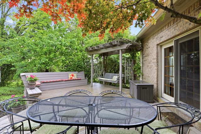 4302 W Woodbridge Lane, New Palestine, IN 46163
