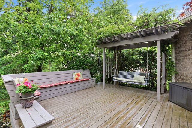 4302 W Woodbridge Lane, New Palestine, IN 46163