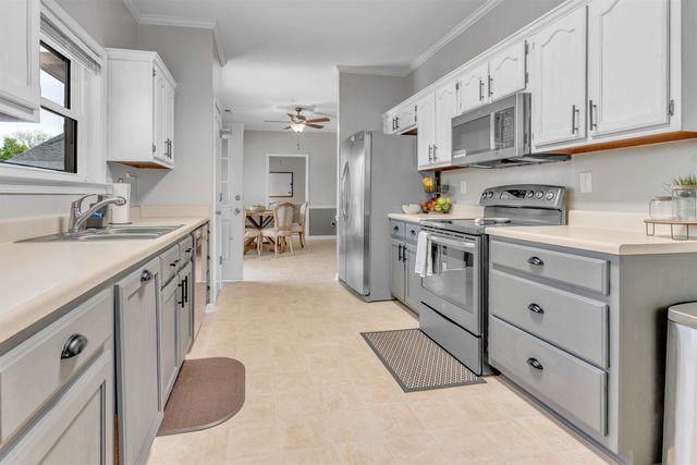 315 MURRELL ST, Oakland, TN 38060