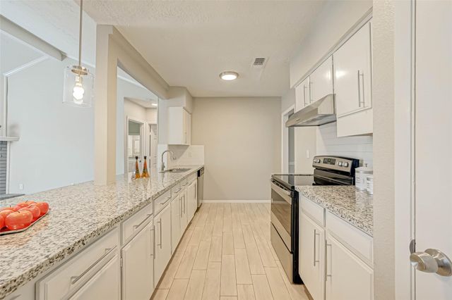 910 Redway Lane, Houston, TX 77062