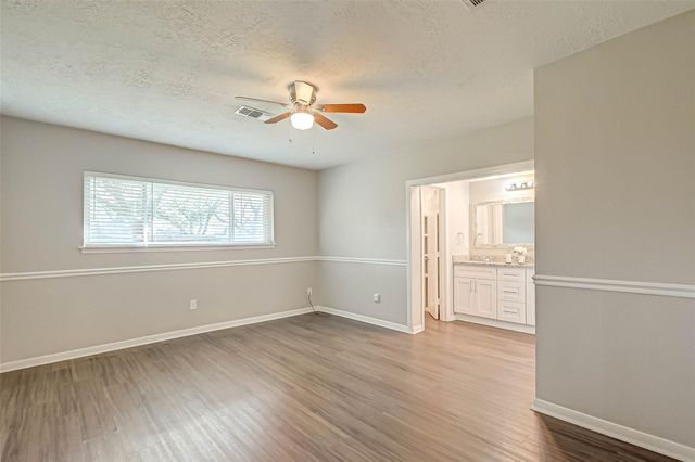 910 Redway Lane, Houston, TX 77062