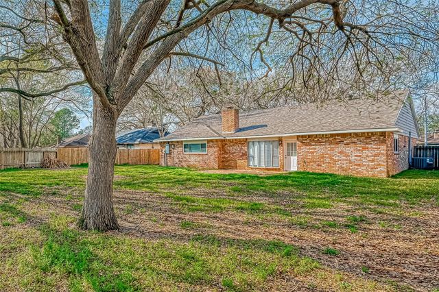 910 Redway Lane, Houston, TX 77062