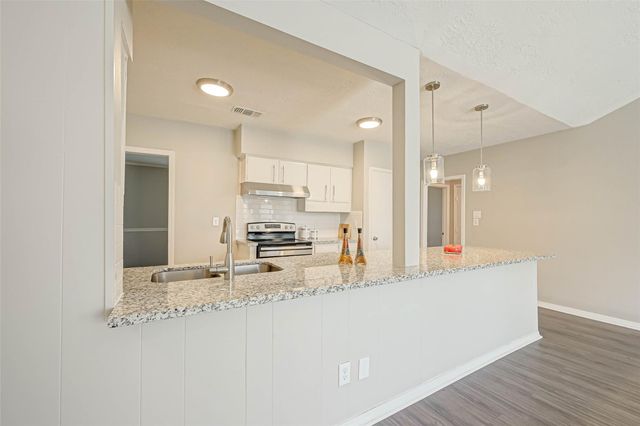 910 Redway Lane, Houston, TX 77062