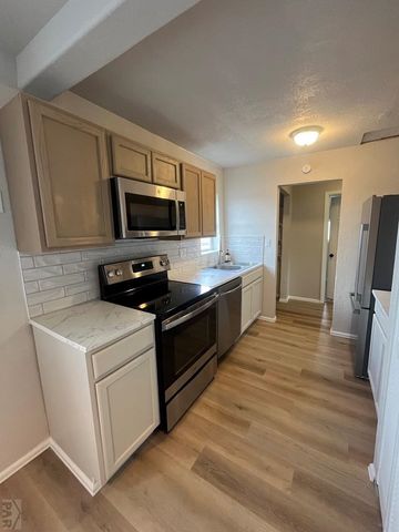 1617 W 16th St, Pueblo, CO 81003