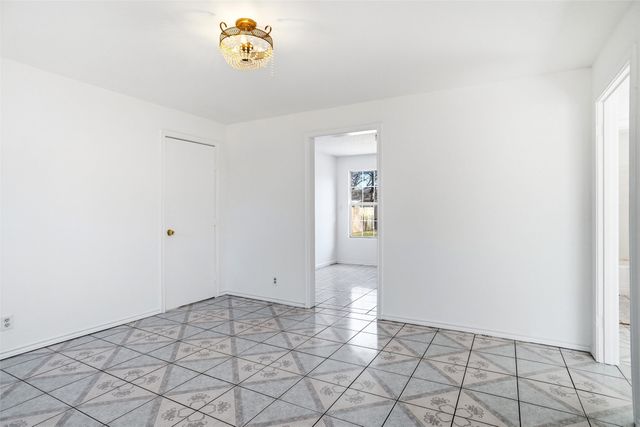 3221 Schieffer Avenue, Fort Worth, TX 76110