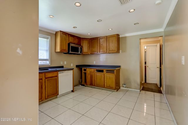 3126 CAPPER Road, Jacksonville, FL 32218