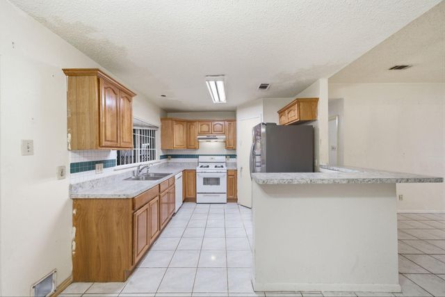 13334 Wells River Drive, Houston, TX 77041