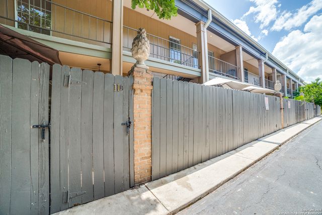 7711 Broadway Apt 11B, San Antonio, TX 78209