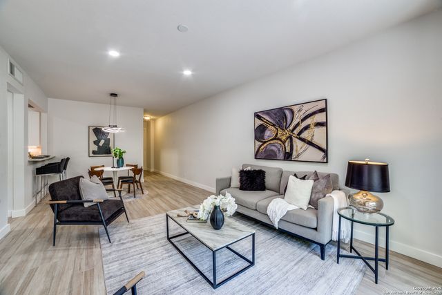 7711 Broadway Apt 11B, San Antonio, TX 78209