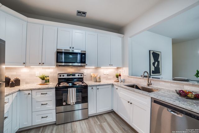 7711 Broadway Apt 11B, San Antonio, TX 78209