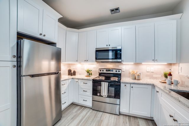 7711 Broadway Apt 11B, San Antonio, TX 78209