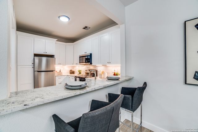 7711 Broadway Apt 11B, San Antonio, TX 78209