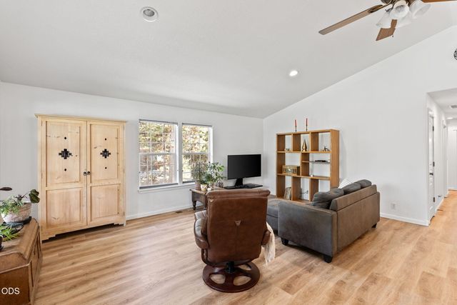 17405 Killdeer Drive, Bend, OR 97707