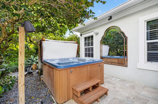 14921 Horseshoe Trace, Wellington, FL 33414