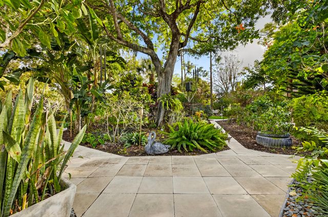 14921 Horseshoe Trace, Wellington, FL 33414