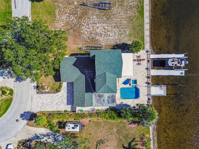 8025 ISLAND DRIVE, Port Richey, FL 34668