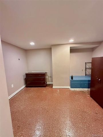 11847 Farnum Avenue, Warren, MI 48093