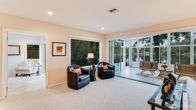 2171 N 122nd Place, Seattle, WA 98133