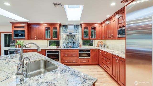 2171 N 122nd Place, Seattle, WA 98133