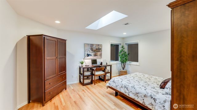 2171 N 122nd Place, Seattle, WA 98133