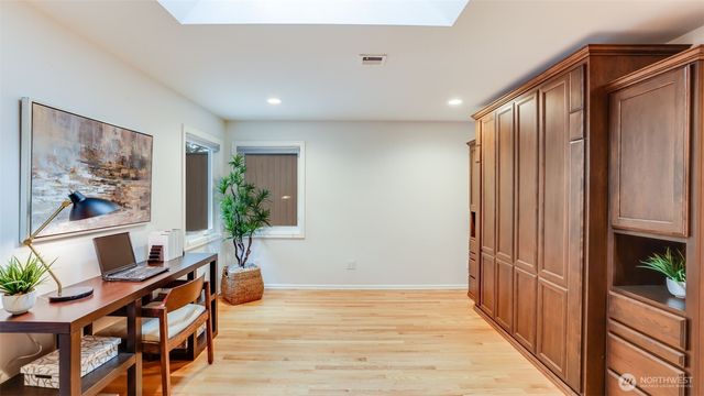 2171 N 122nd Place, Seattle, WA 98133