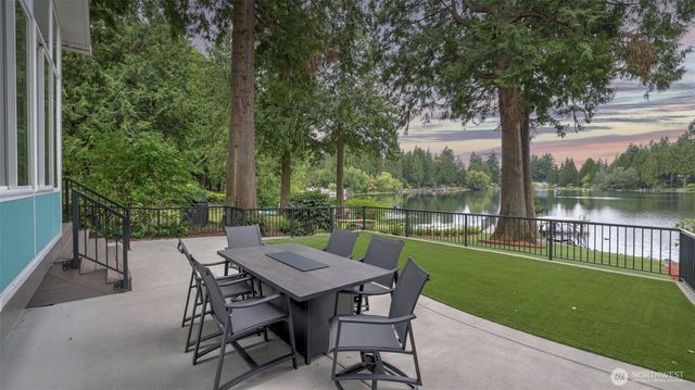 2171 N 122nd Place, Seattle, WA 98133