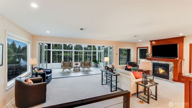 2171 N 122nd Place, Seattle, WA 98133