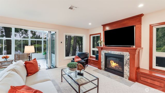 2171 N 122nd Place, Seattle, WA 98133