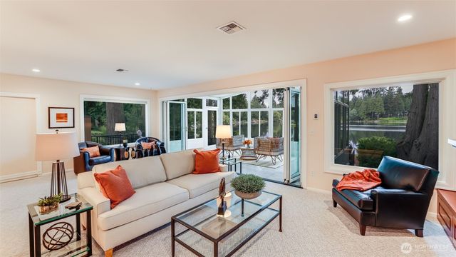 2171 N 122nd Place, Seattle, WA 98133