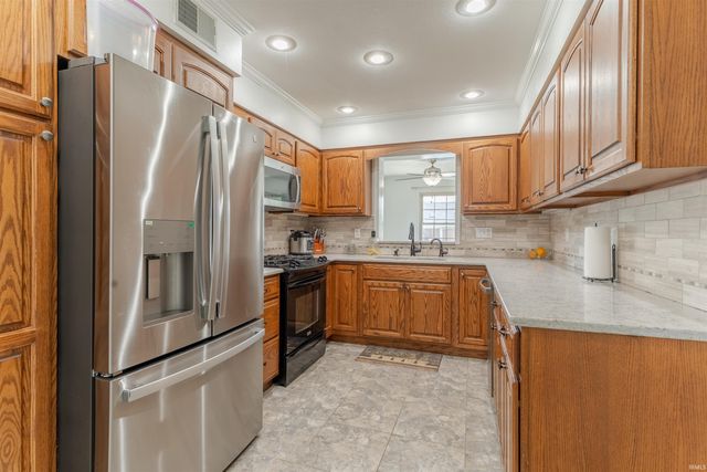 208 Camden Court, Evansville, IN 47715