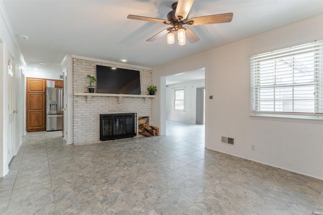 208 Camden Court, Evansville, IN 47715