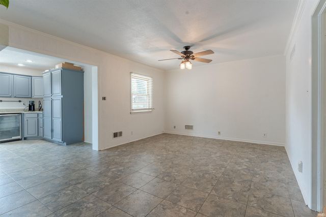 208 Camden Court, Evansville, IN 47715