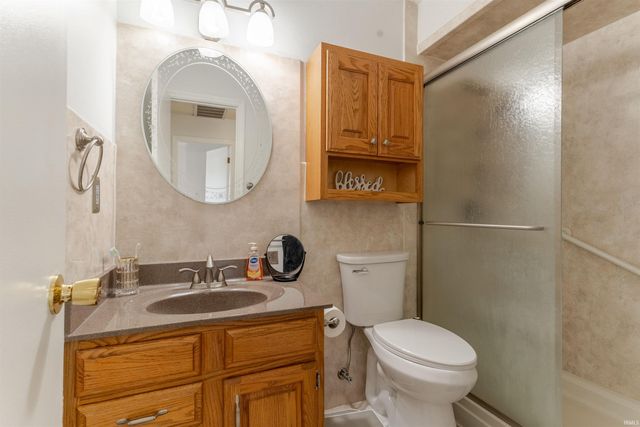 208 Camden Court, Evansville, IN 47715