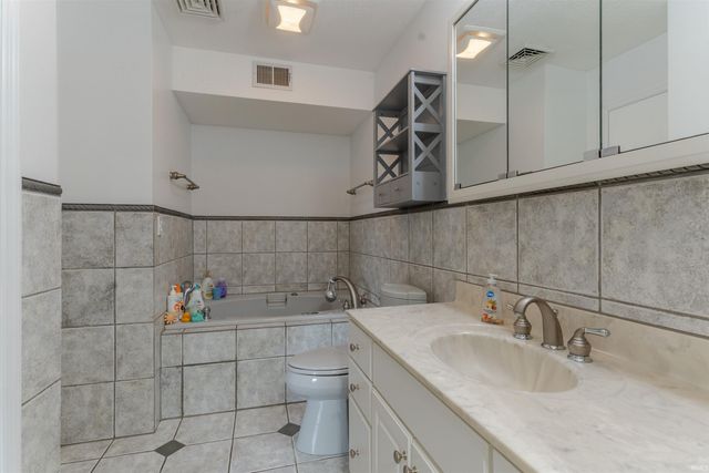 208 Camden Court, Evansville, IN 47715