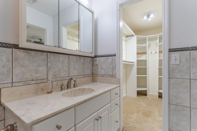208 Camden Court, Evansville, IN 47715