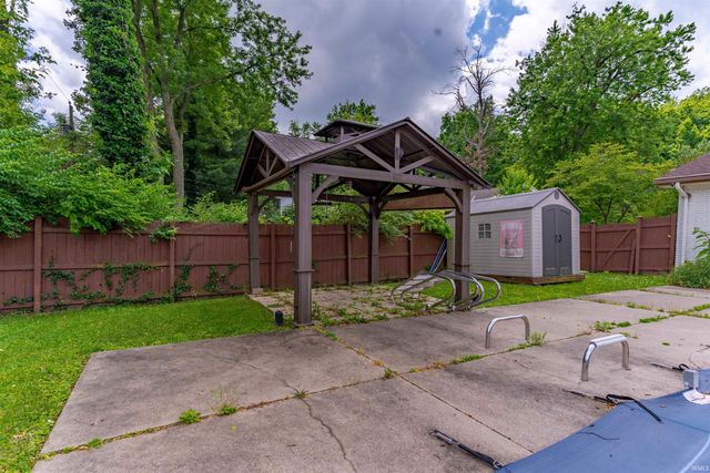 208 Camden Court, Evansville, IN 47715
