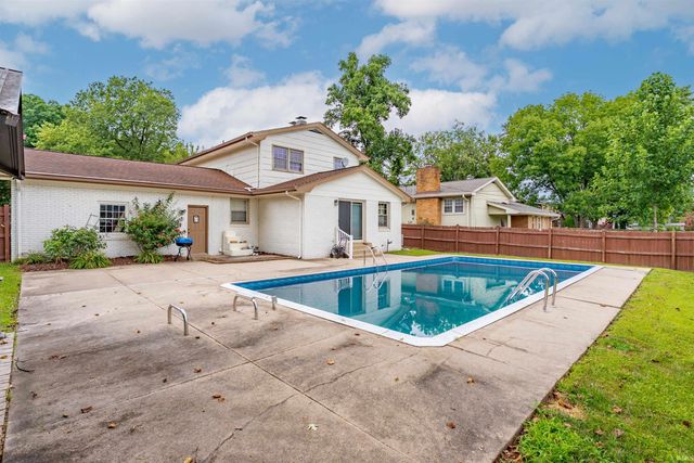 208 Camden Court, Evansville, IN 47715