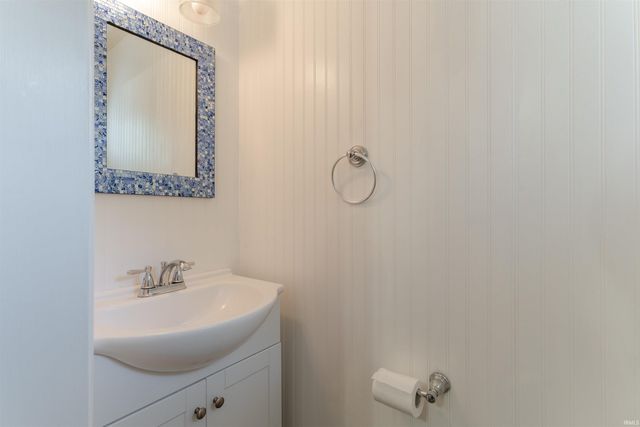 208 Camden Court, Evansville, IN 47715