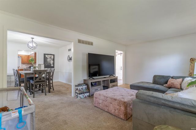 208 Camden Court, Evansville, IN 47715