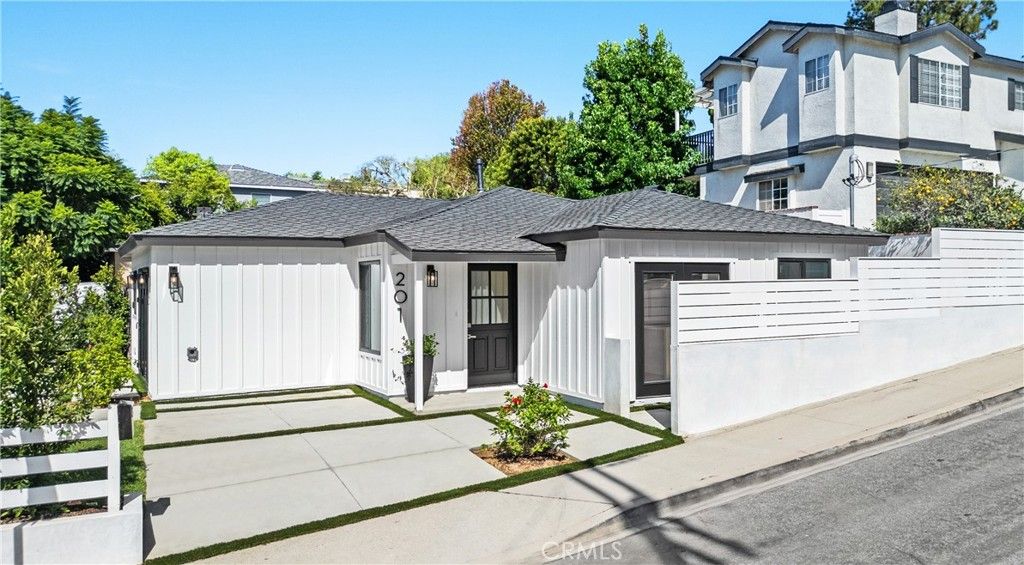 1561 2nd St Street, Manhattan Beach, CA 90266 — exterior