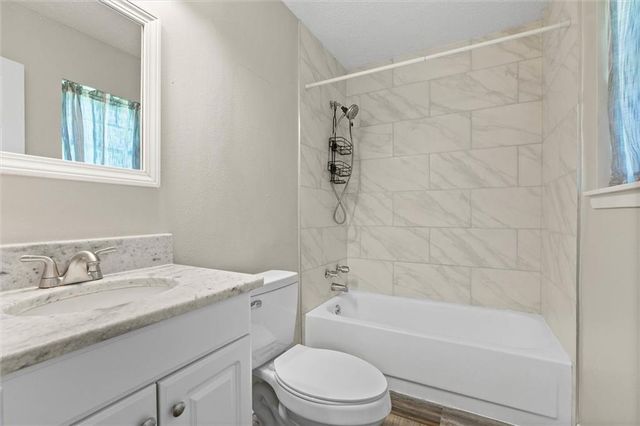 12801 Cherokee Court, Grand Bay, AL 36541