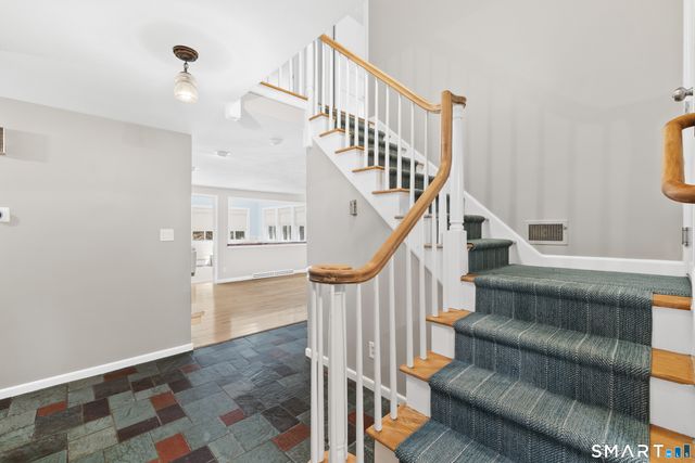 170 Clifton Avenue, West Hartford, CT 06107