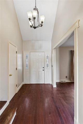 5929 N Mersington Avenue, Gladstone, MO 64119