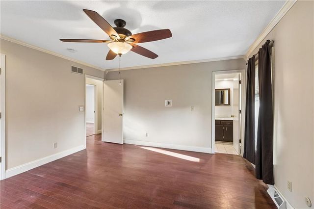 5929 N Mersington Avenue, Gladstone, MO 64119